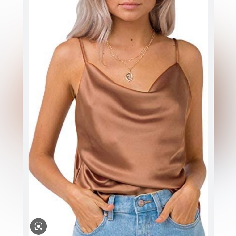 Simplee NWT Women’s Apparel Satin/Silk‎ Spaghetti Cowl Neck Cami. Size M(340)
